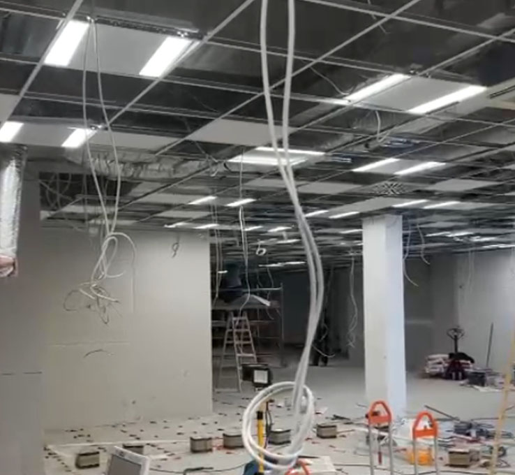 Beleuchtung und Decke vorher